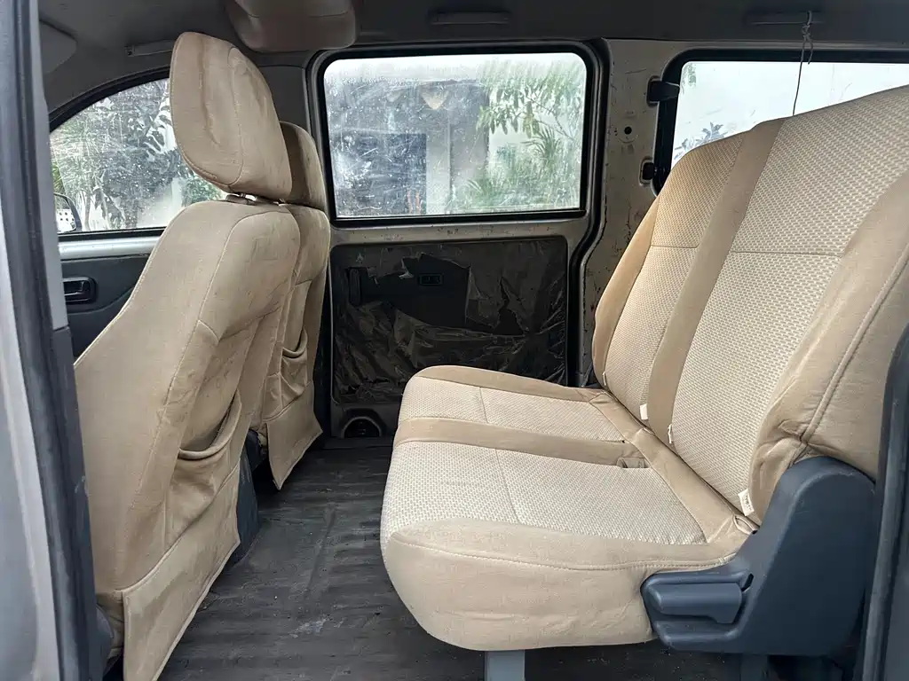 Wuling Rongguang V — миниатюра 11