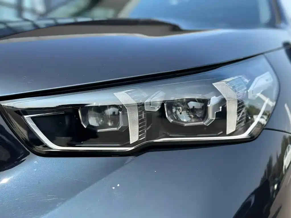 BMW i5 — миниатюра 6