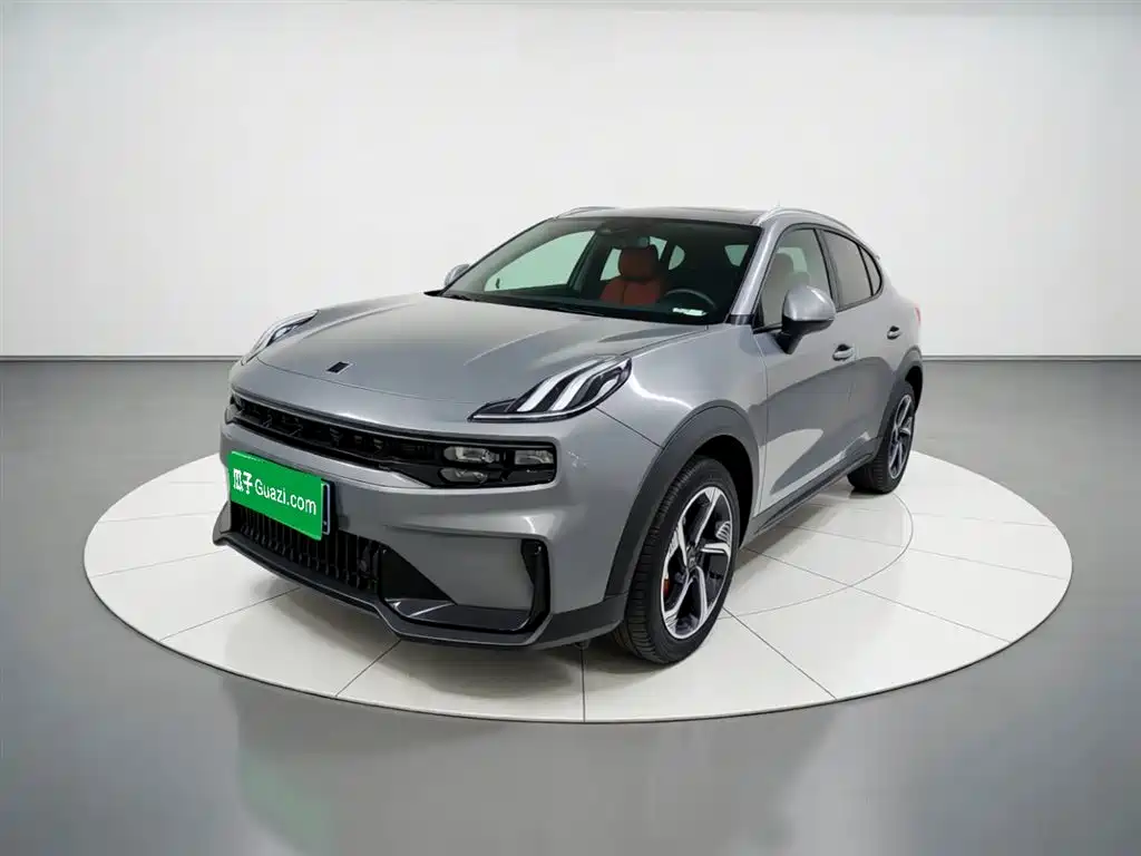 Lynk & Co 06