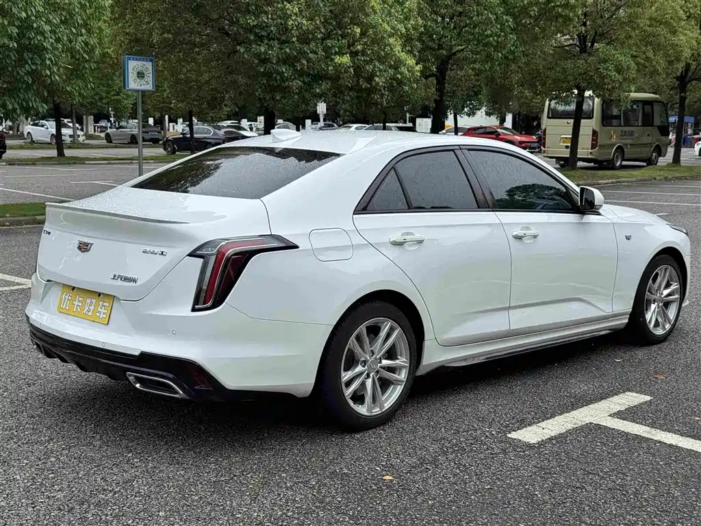Cadillac CT4 2020 28T Fashion