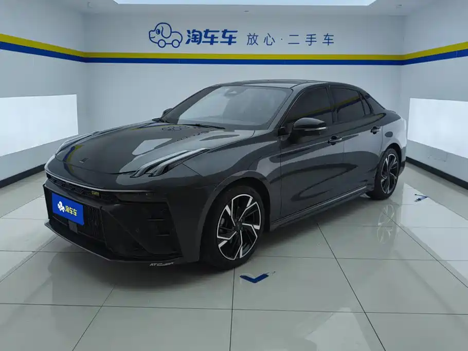 Lynk & Co 03