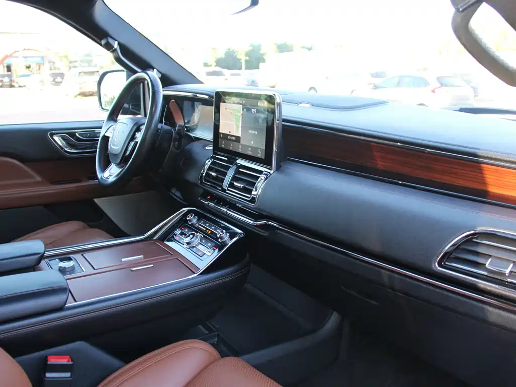 Lincoln Navigator — миниатюра 16