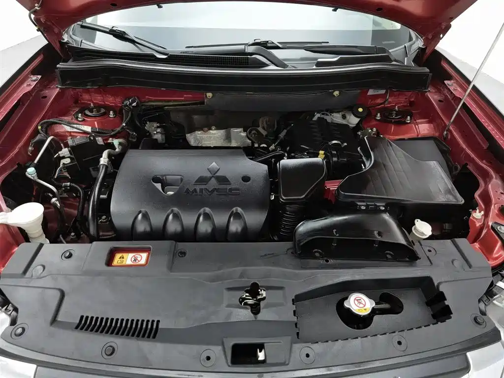 Mitsubishi Outlander 2018 2.0L 5 мест