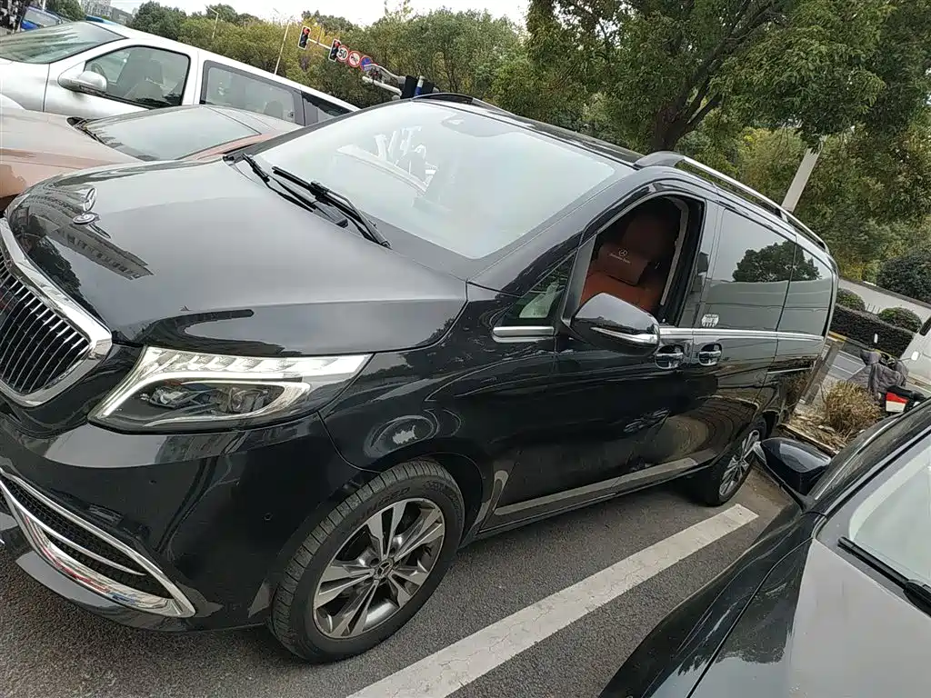 MERCEDES-BENZ V CLASS