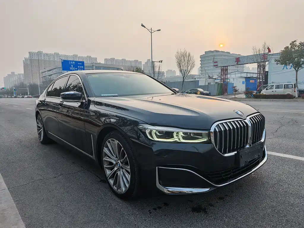 BMW 7 SERIES