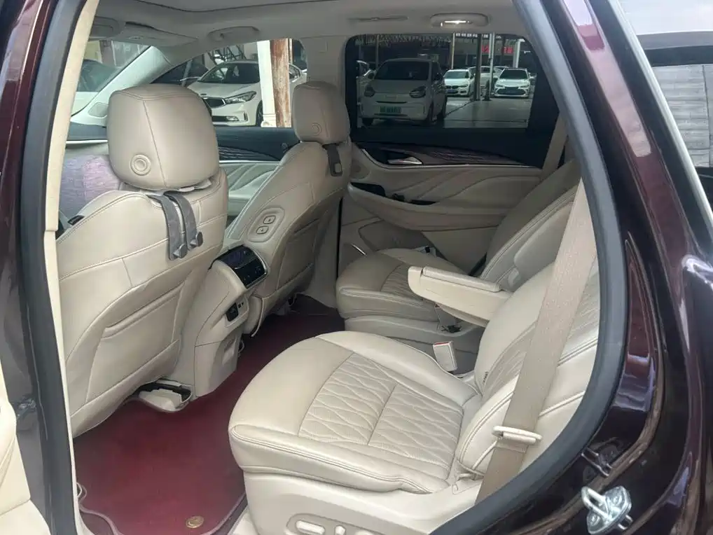 Buick Enclave — миниатюра 9