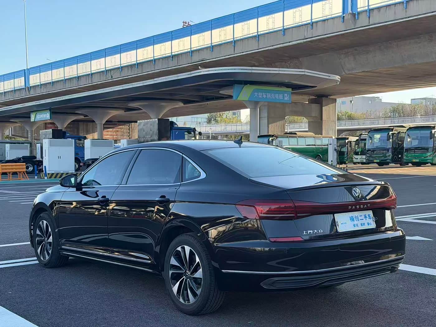 Volkswagen Passat 1.4 л 2025 г. Чёрный, пробег 40000 км