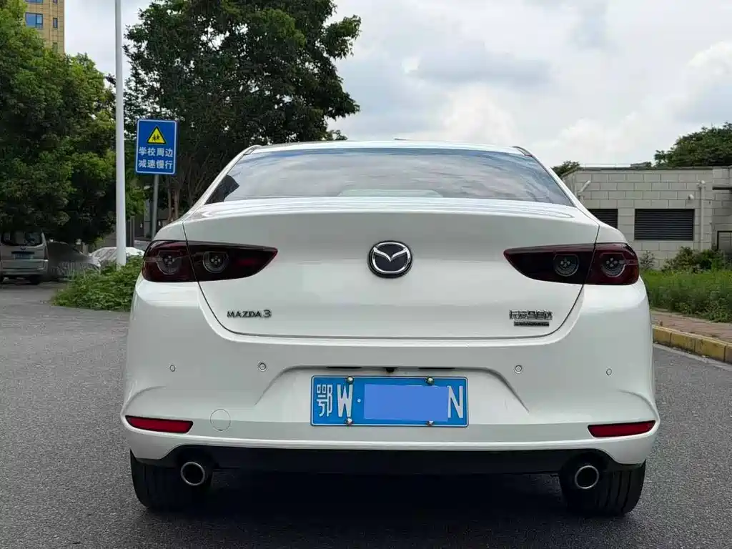 Mazda Mazda3 3 2023 2.0L AT