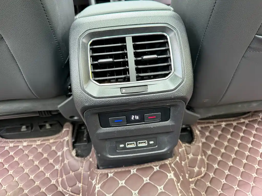 Volkswagen Tiguan L — миниатюра 9