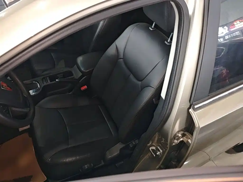 Roewe 360 — миниатюра 15