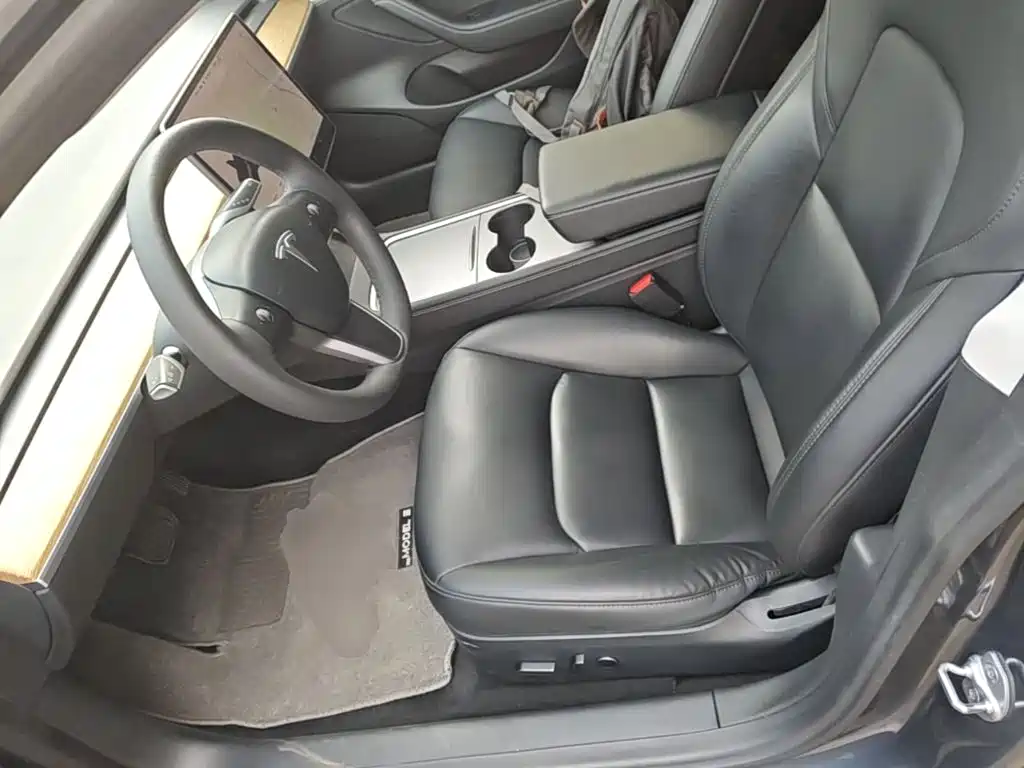 Tesla Model 3 — миниатюра 15