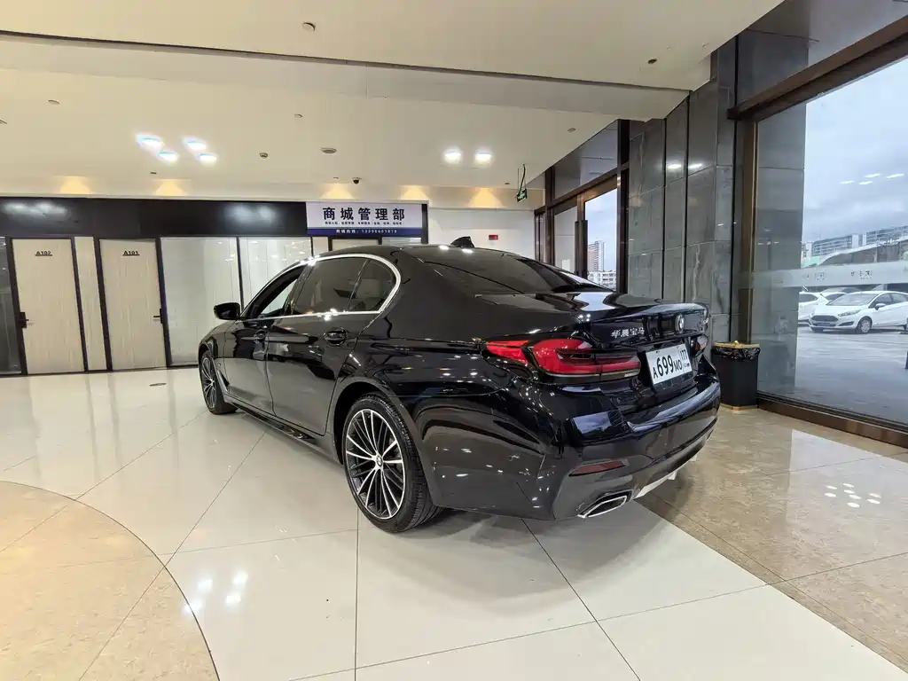 BMW 5 Series — миниатюра 18