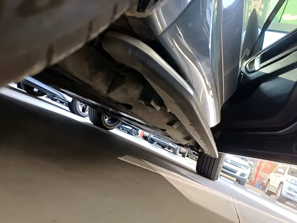 Land Rover Discovery Sport Hybrid — миниатюра 21