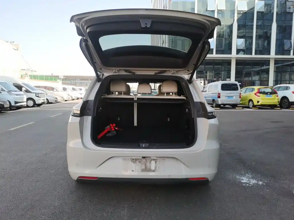 Li Auto Li L6 — миниатюра 19
