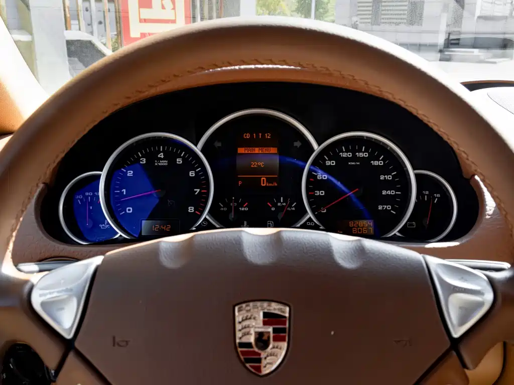 Porsche Cayenne — миниатюра 3