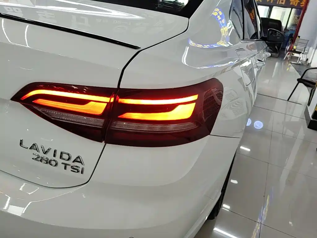 Volkswagen Lavida — миниатюра 8