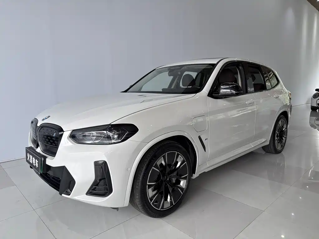 BMW iX3
