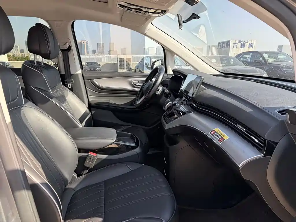 Roewe iMAX8 — миниатюра 15