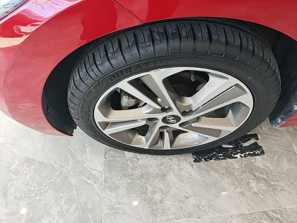 Hyundai Elantra — миниатюра 23