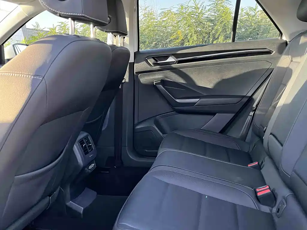 Volkswagen T-Roc — миниатюра 6