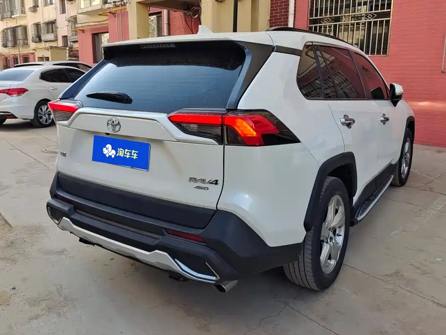 Toyota RAV4 — миниатюра 3