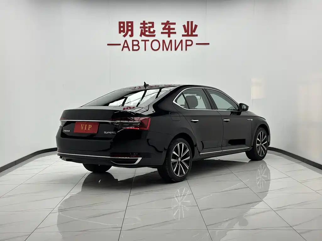 Skoda Superb — миниатюра 8
