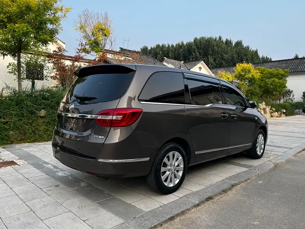 Buick GL8 2017 25S Luxury V