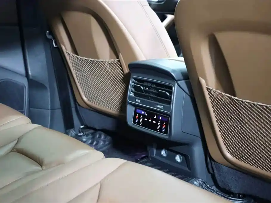 Audi Q7 — миниатюра 14