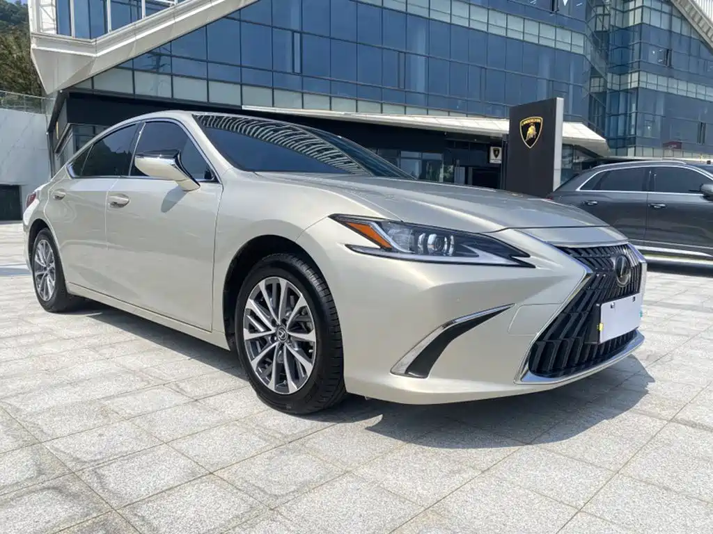 Lexus ES — миниатюра 6