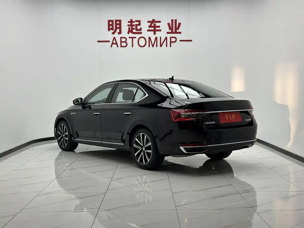 Skoda Superb — миниатюра 7