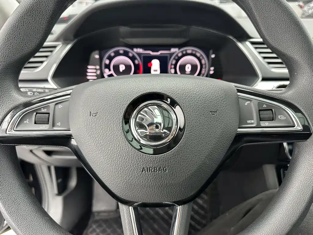 Skoda Superb — миниатюра 13