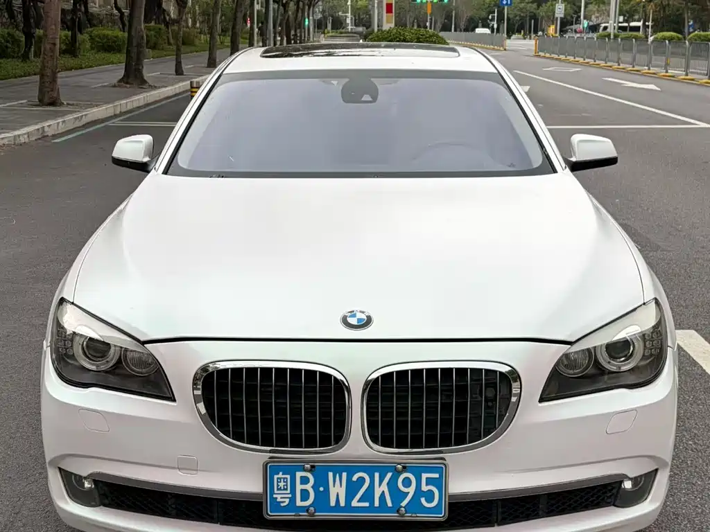 BMW 7 Series 2011