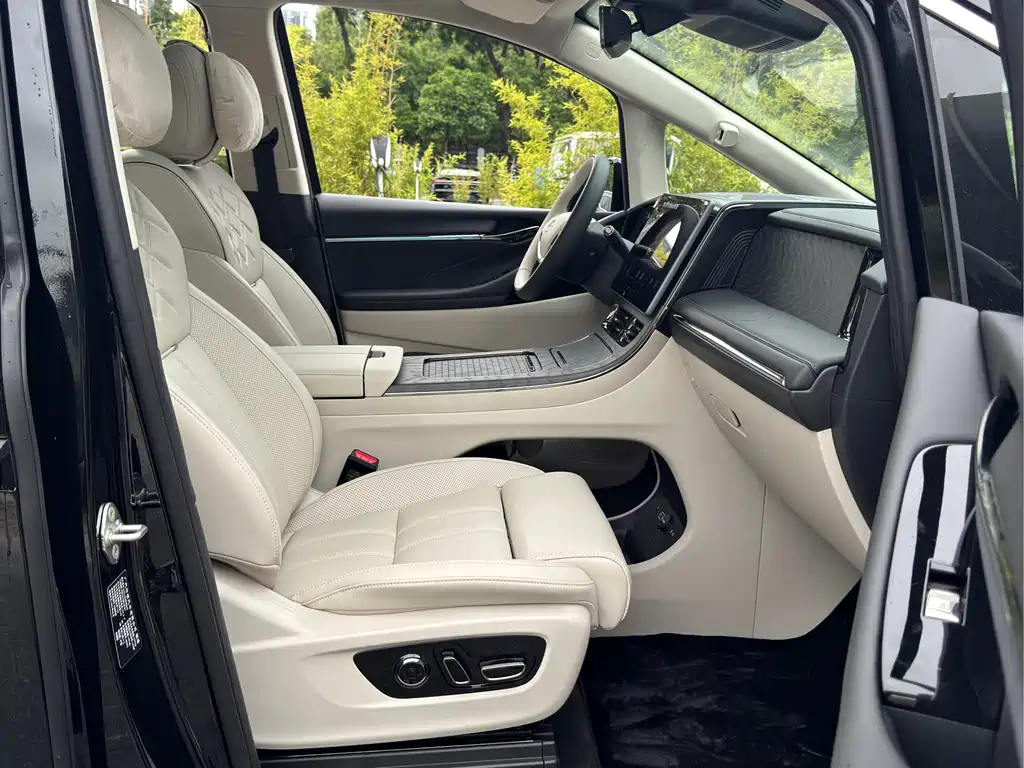 GAC TRUMPCHI YEARNING FOR M8