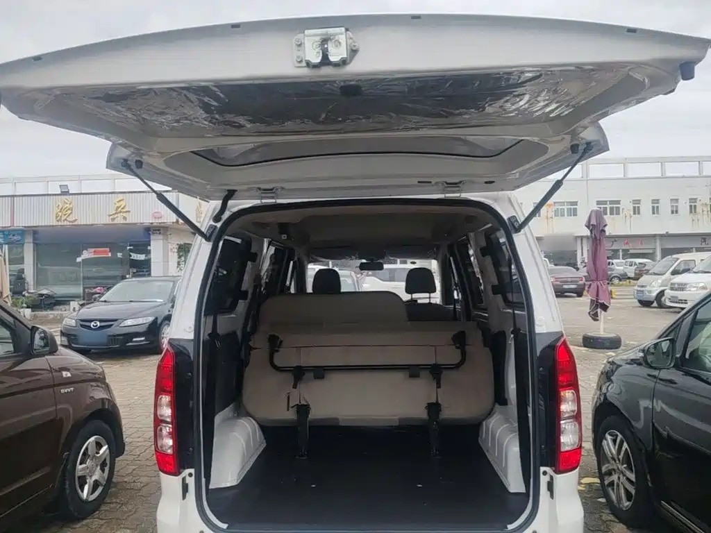 Wuling Hongguang V — миниатюра 19