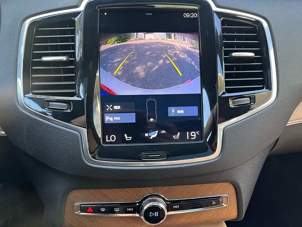 Volvo XC90 — миниатюра 12
