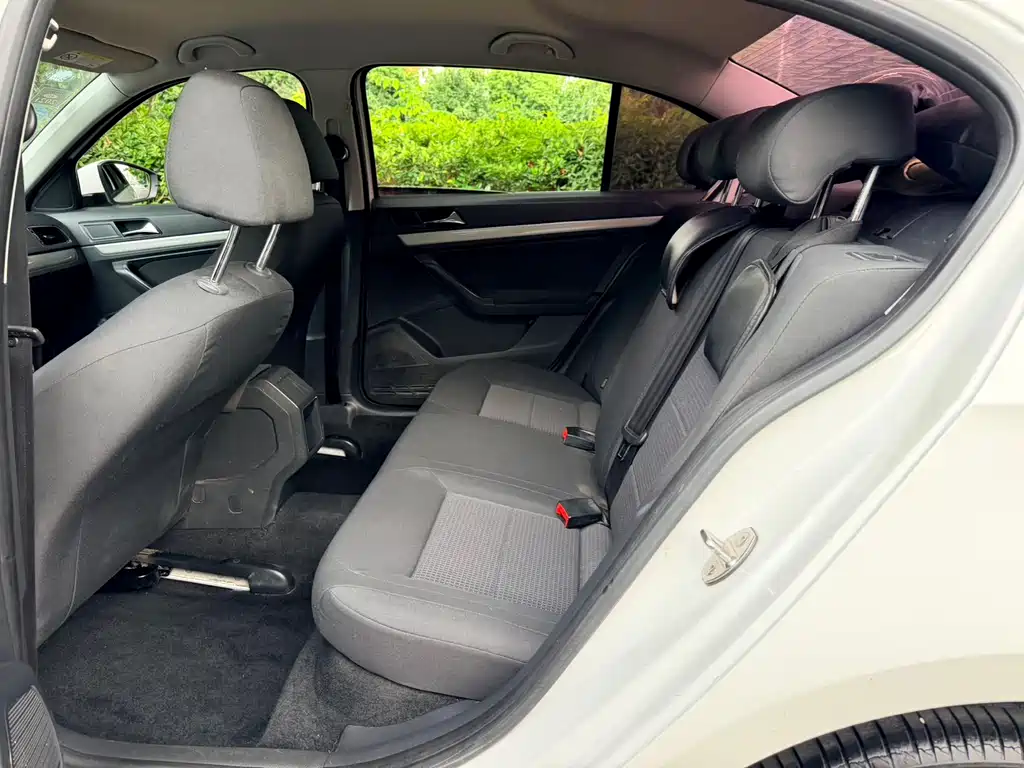 Volkswagen Lavida 2017 1.6L AT
