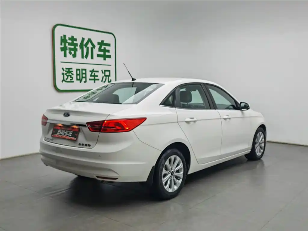 Ford Escort 2017 1.5L AT Fashion