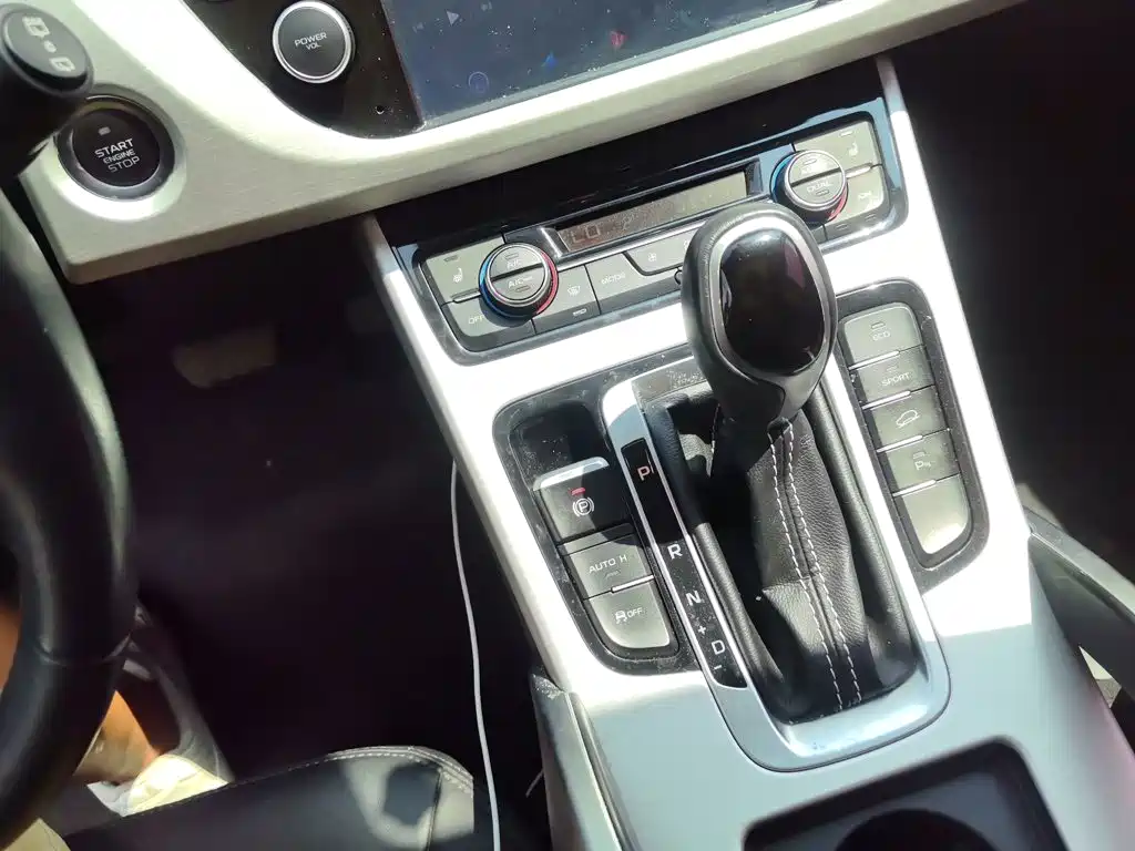 Geely Boyue — миниатюра 10