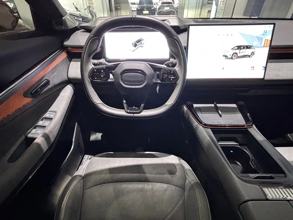 Lynk & Co 08 EM-P 2023 245km Halo