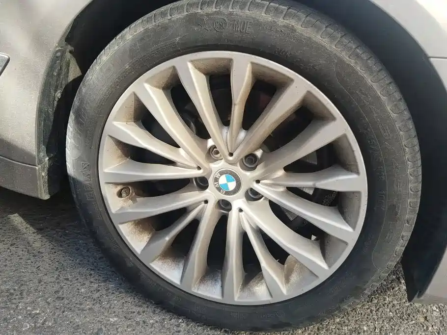 BMW 5 Series — миниатюра 6