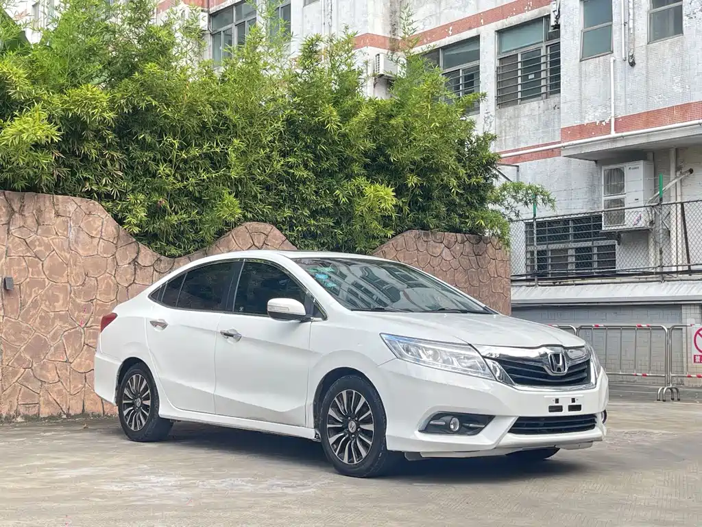 Honda Crider 2015 1.8L AT Luxury