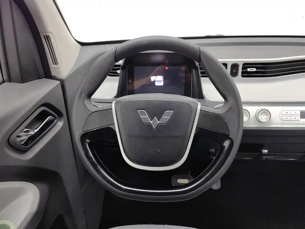 Wuling MINIEV — миниатюра 11