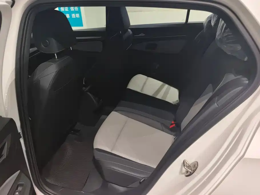 Volkswagen Golf — миниатюра 11