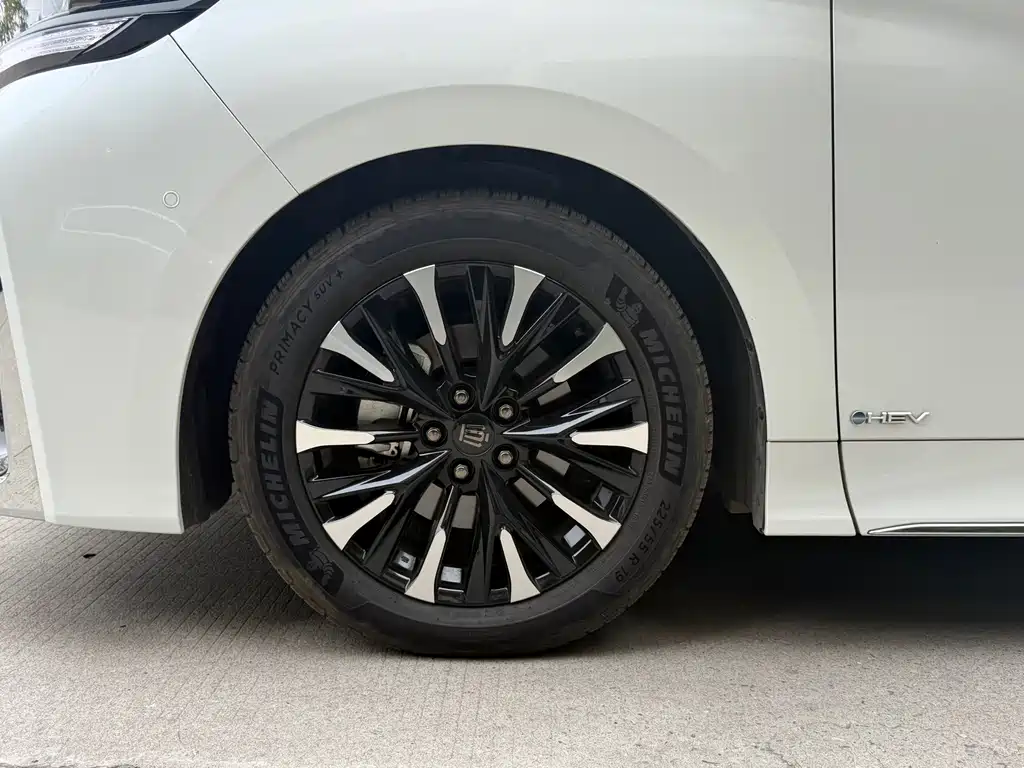 Toyota Vellfire — миниатюра 9