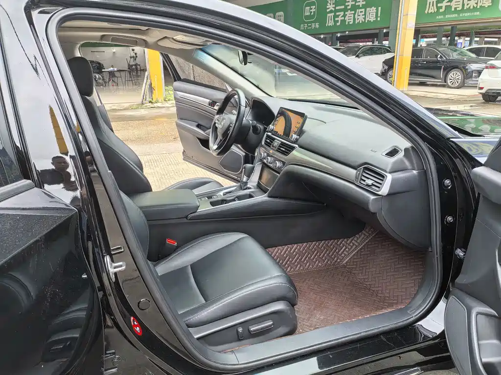 Honda Accord — миниатюра 9