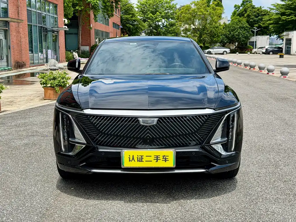 Cadillac IQ 2024 Luxury