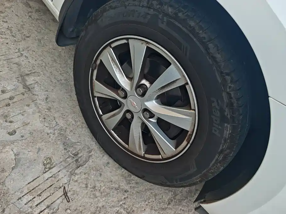Chevrolet Sail — миниатюра 6