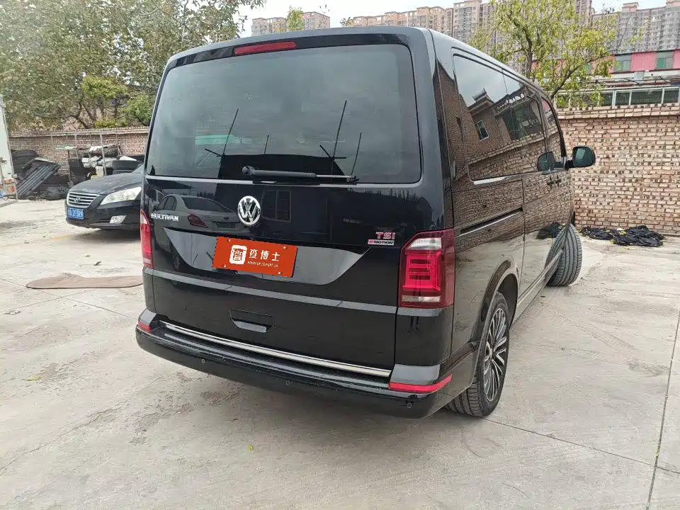 Volkswagen Multivan — миниатюра 2