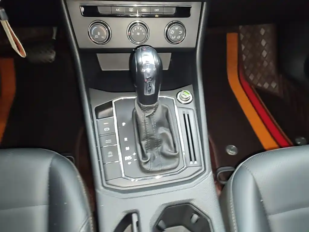 Volkswagen Lavida — миниатюра 14