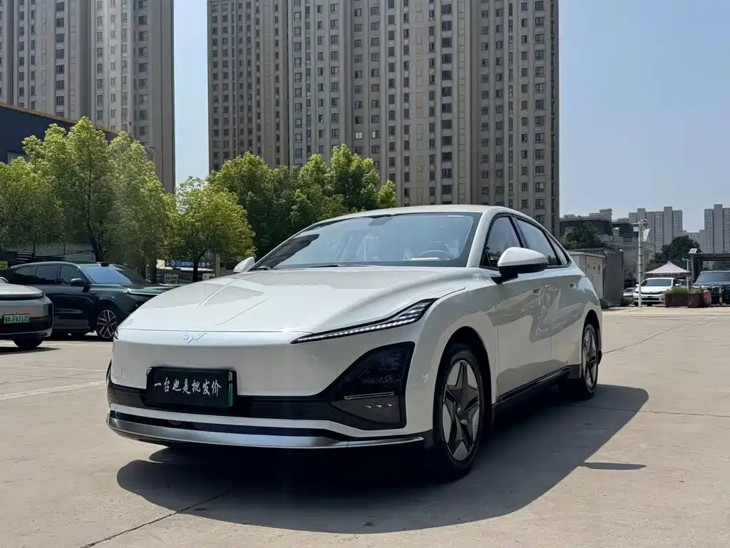 Wuling 五菱E5 — миниатюра 3